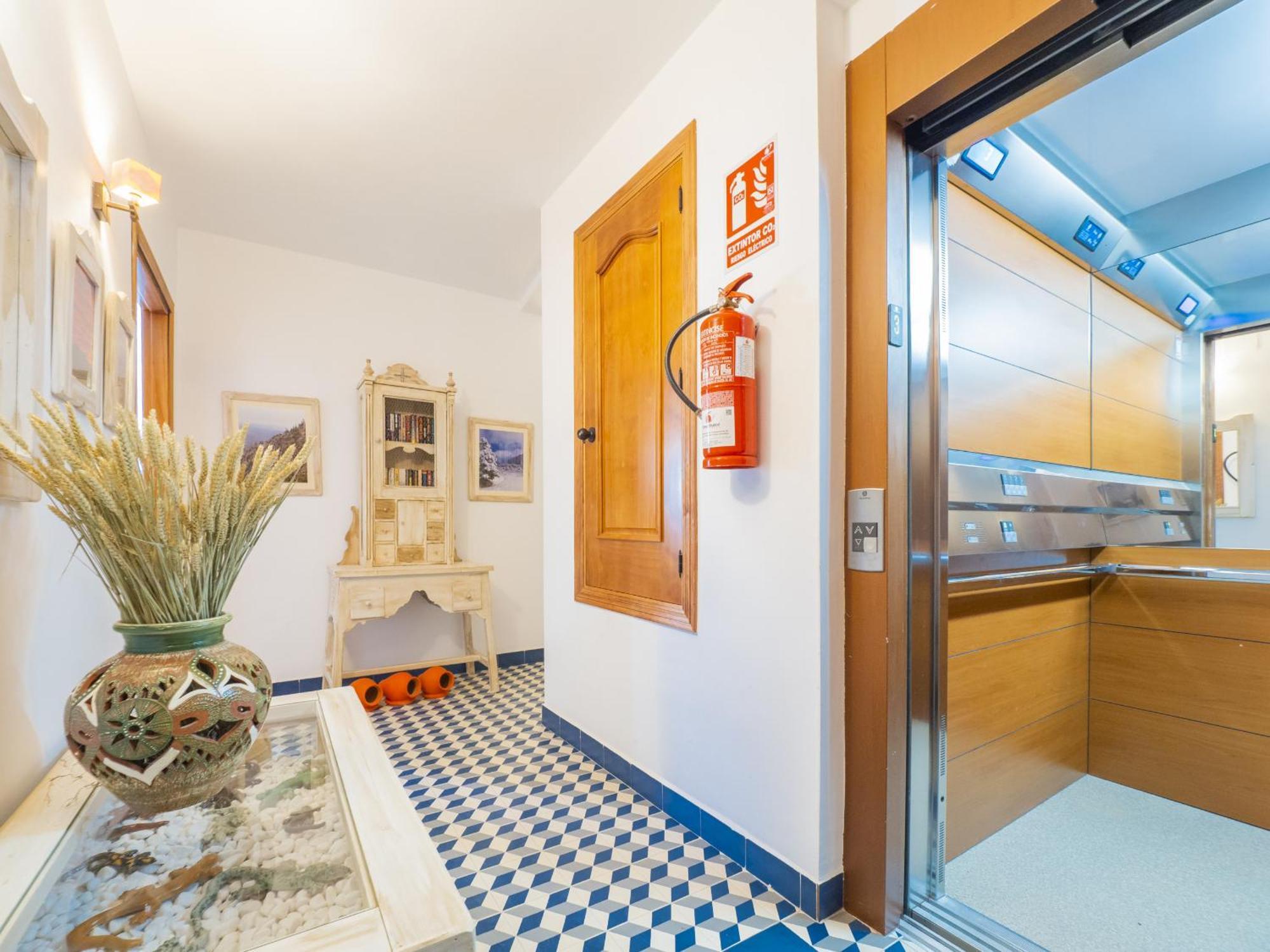 Cubo'S Hostal La Plaza Room 101 With Breakfast Tolox Exterior photo